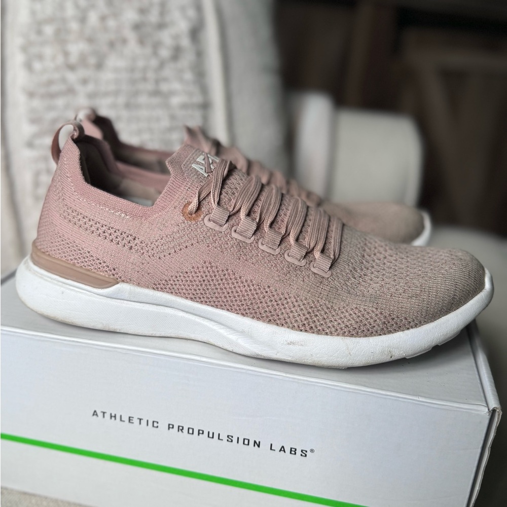 Women’s APL Techloom Breeze 8.5 Rose Dust/Rose Gold/White